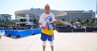 How an 80-year-old basketball Hall of Famer thrives as a pickleball contender