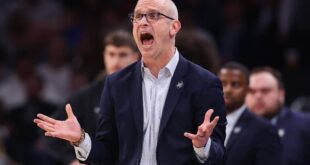 Before Dan Hurley’s UConn master class, he was a high school history teacher