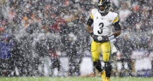 The Steelers’ offense has two quarterbacks … and a slew of unanswered questions